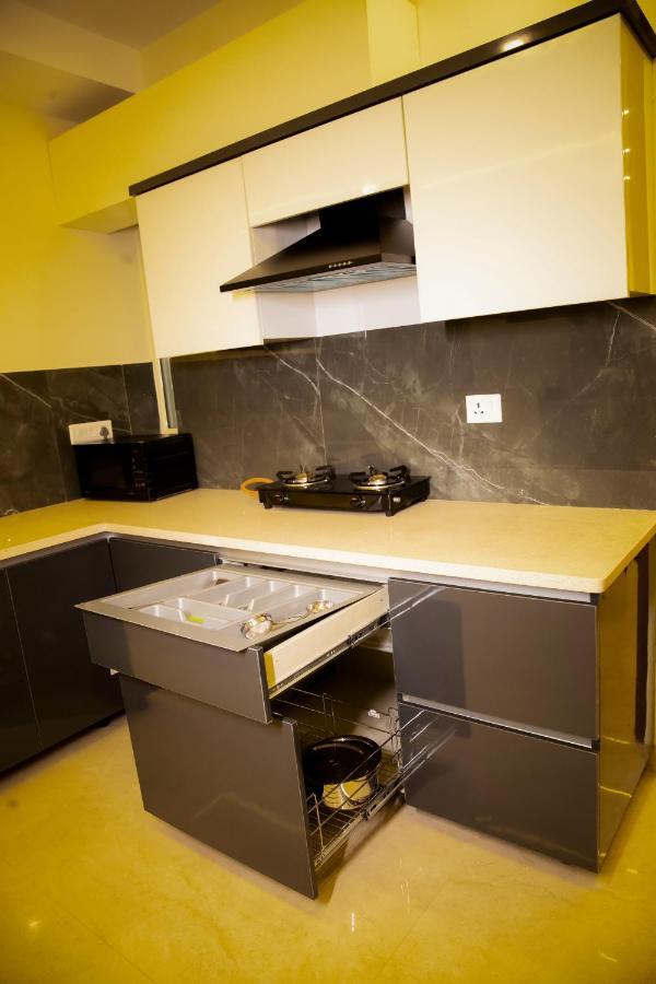 Lime Tree Luxury Studio - Service Apartment Near Artemis Hospital ,Gurgaon Esterno foto