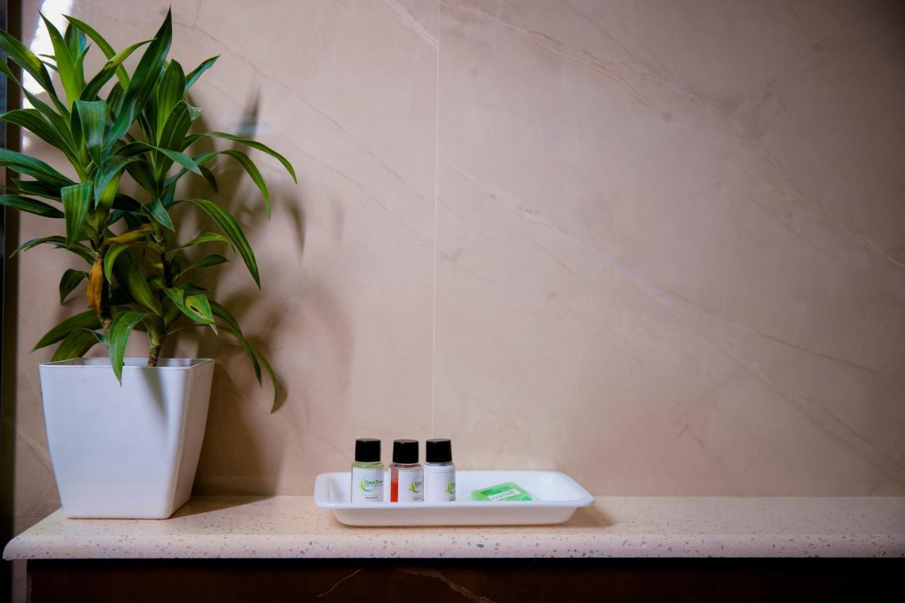 Lime Tree Luxury Studio - Service Apartment Near Artemis Hospital ,Gurgaon Esterno foto